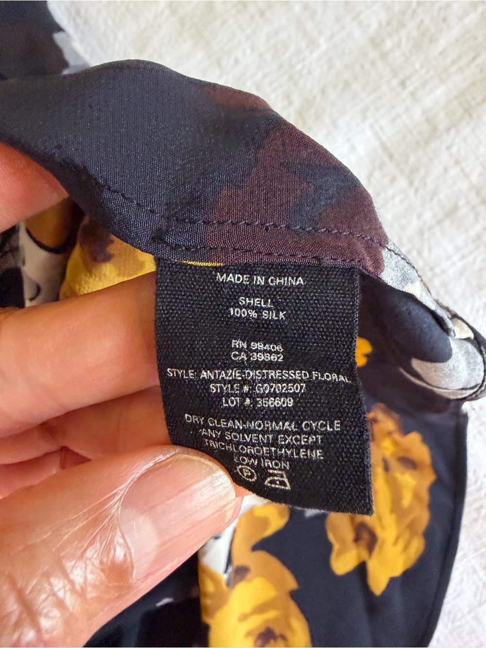 Theory Antazia 100% Silk Black Floral Keyhole Blouse - Picture 6 of 8